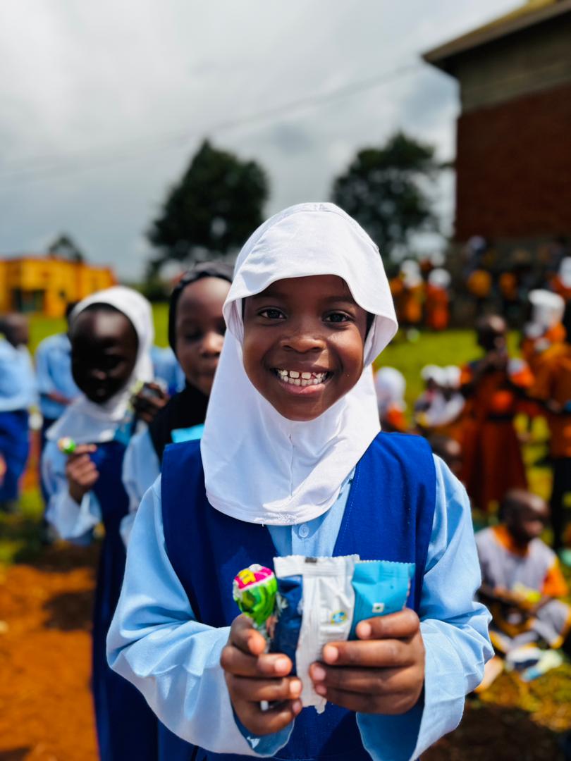 Bisküvi Ve Şeker Dağıtımı